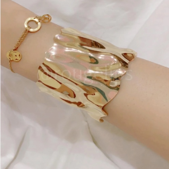 Wide Cuff Bracelet Gold Tone Textured Bangle Large Metal - Picture 6 of 6